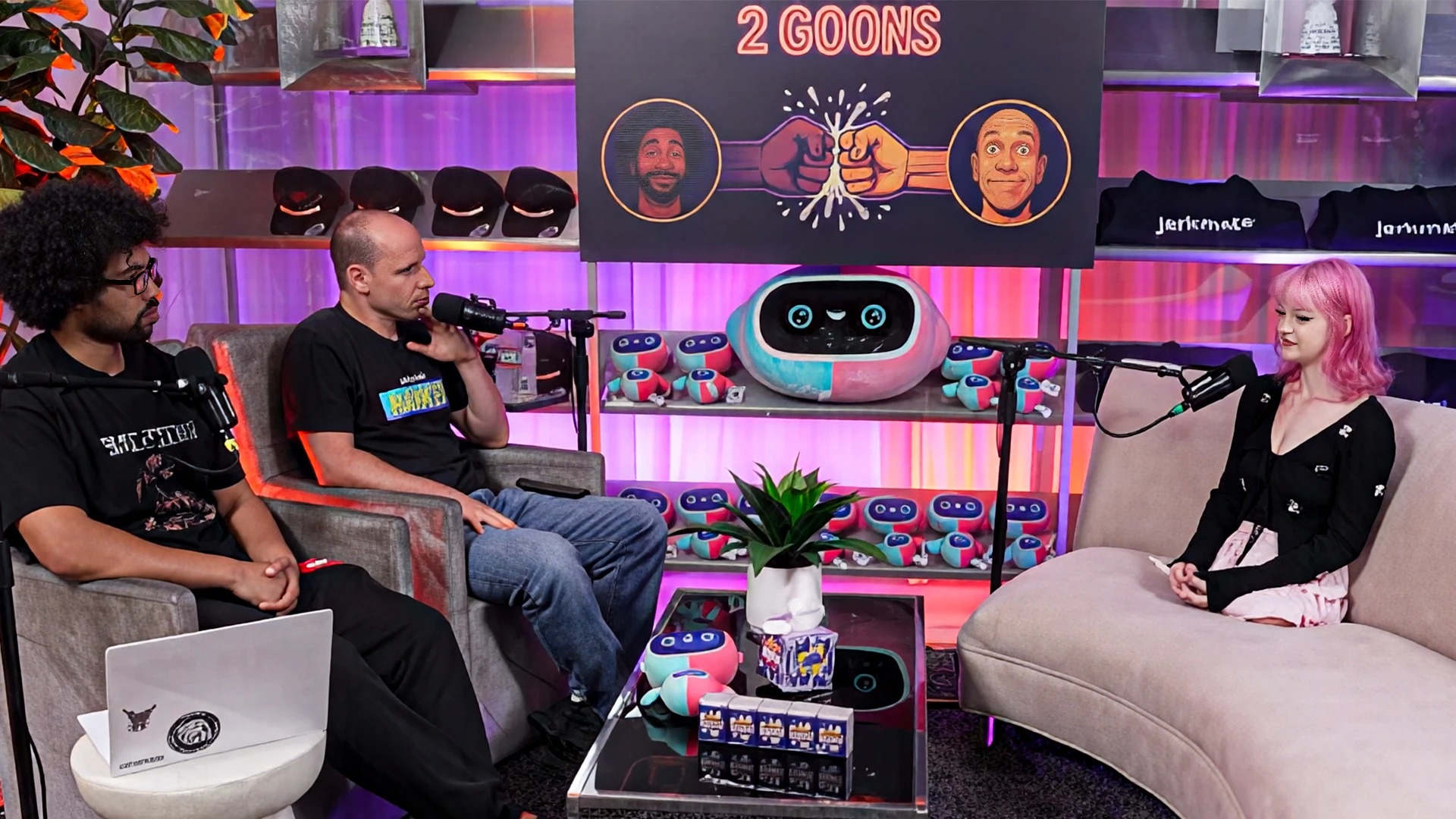 Commenti Virali, Solo Mani e Caos su Internet c/ KK Rain