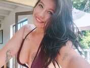 ninakisslove