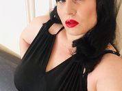 TheDevineMissDeviant