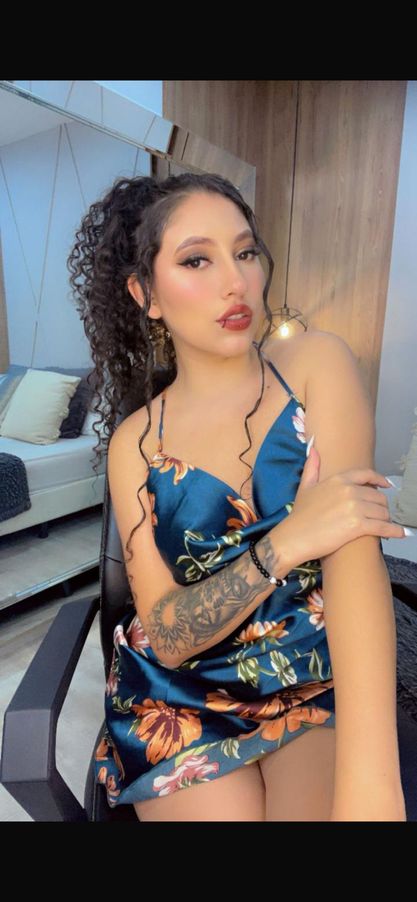 Amara_De_Lux