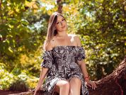 AnnieLeonii