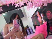 MelanieGates18