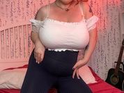 HugeBoobsRoxy