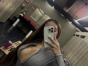 Mia_bond