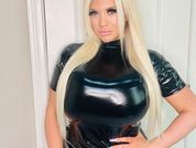 Hotbustybarbie