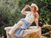 Emili_Hott