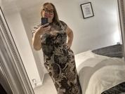 CuteAndCurvyX