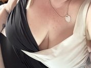 Blondebombshell27
