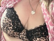 Blondebombshell27