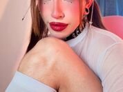 Ella_Thorne