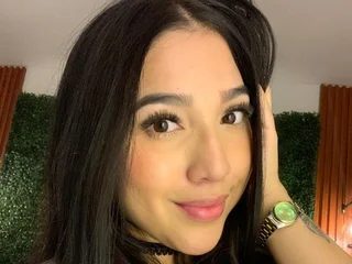 Amy_Luxe