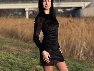 Cheerful_girl profile