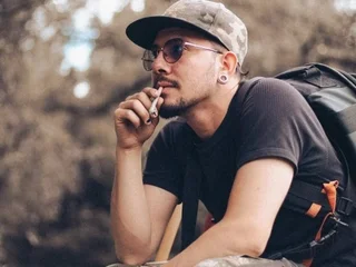 LeoKnox profile