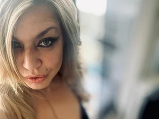 RhiaMoon