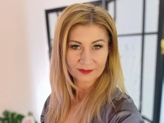 AlexaDaddario profile