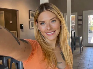 BlondeRebelXOXO profile