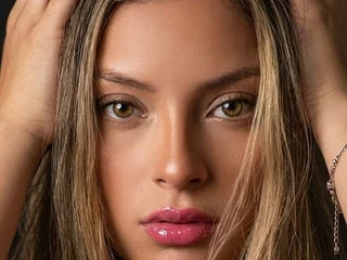 Giigii_Hadiid profile