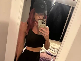 Lara_Wayne333 profile