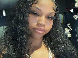 Lola_N_Heels profile