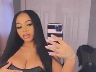 Wifeysplayhouse profile