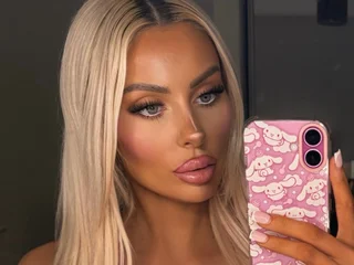 blonde_angelxx profile