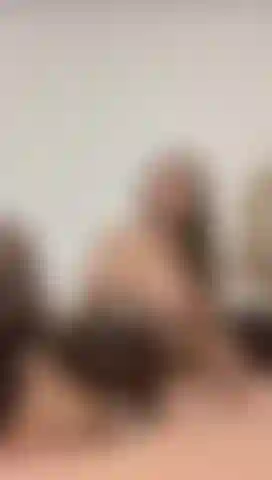 Ti mostro la mia figa perfetta e le mie tette voluttuose...