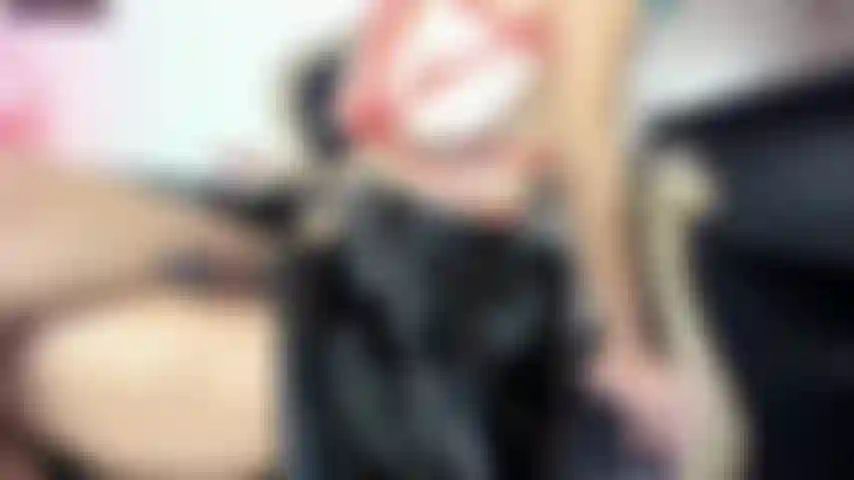 Ti scopo il tuo bel stronzo.