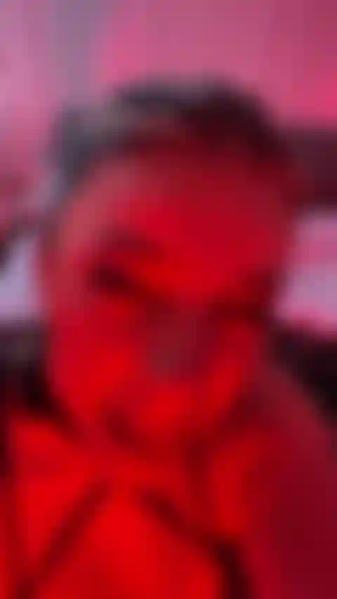 Posso toccarmi il culo, mio ​​​​signore?