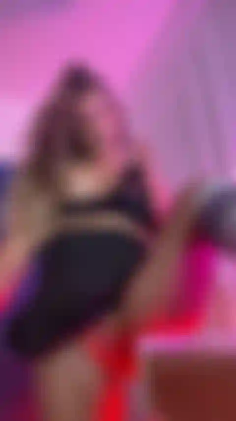 Non ho potuto resistere e ho usato il mio vibratore per esercitare la mia figa.