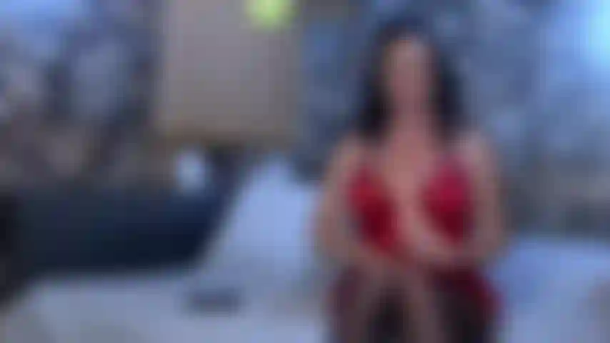 Scopo le mie grandi tette con il mio dildo e chiacchiere sporche.