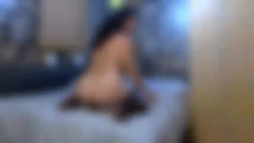 Cowboy anale al contrario che cavalca un giocattolo nero.