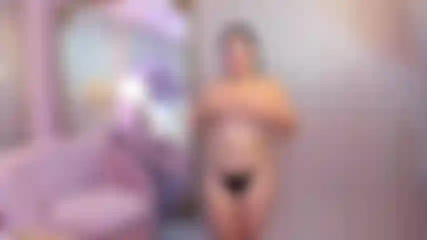 You're going to cum at the same time as me, I want to see your cum.