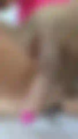 Un grosso cazzo mi allarga la figa.