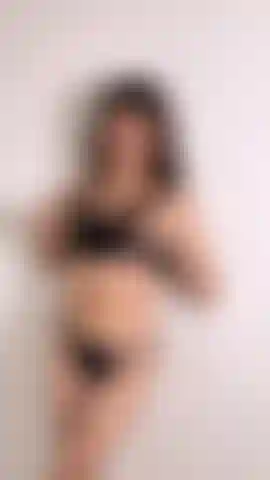 Tanto focosa quanto innocente... Scoprimi e mostra il mio lato seducente!