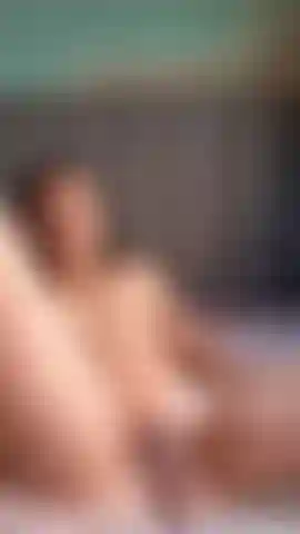 HORNY MILF TOUCHING HER WET PUSSY