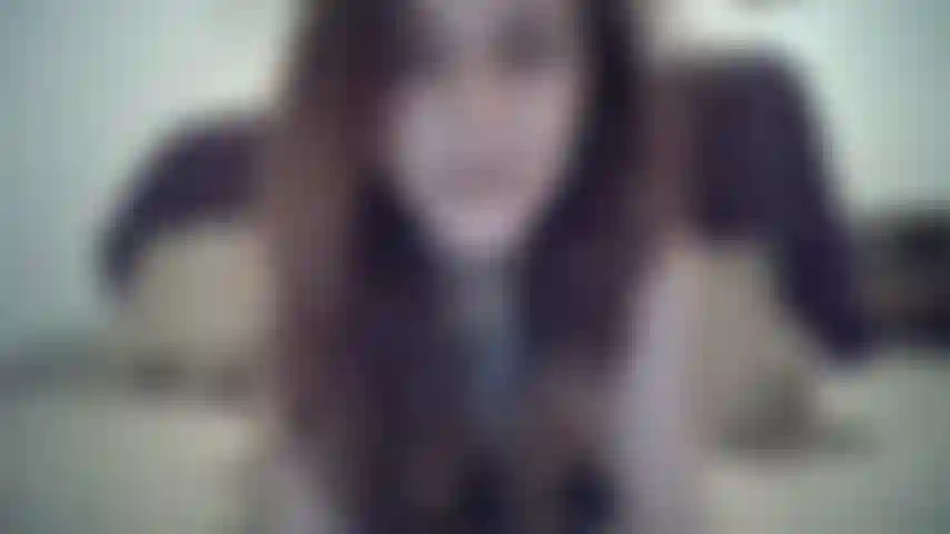 Masturbazione da vicino con Adonyslily.