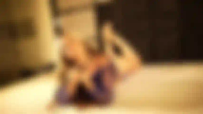 Lascia che ti mostri che il paradiso si trova scendendo attraverso le mie curve!