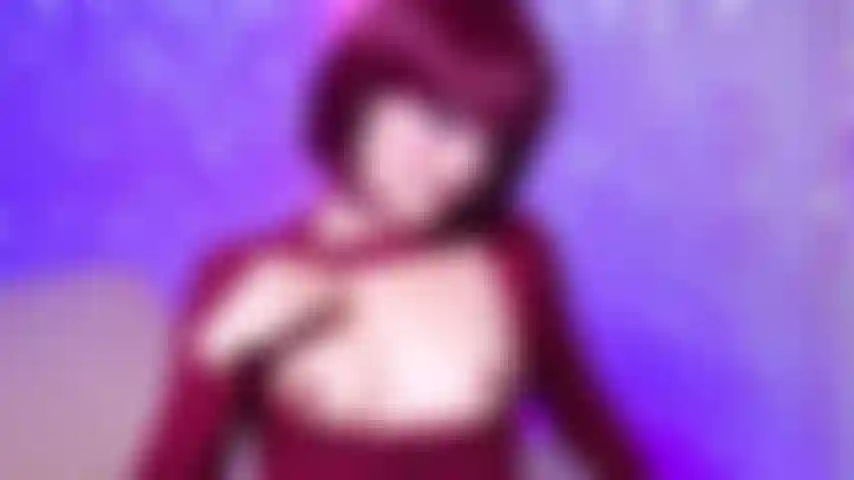 Gioco con il ghiaccio sui miei capezzoli.