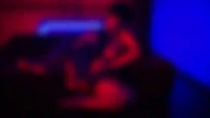 Gioco con il mio dildo - mostra il sommario 12-04-2022.