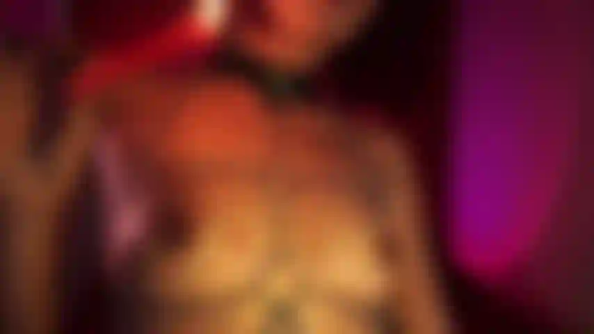 Gocciola cera calda!