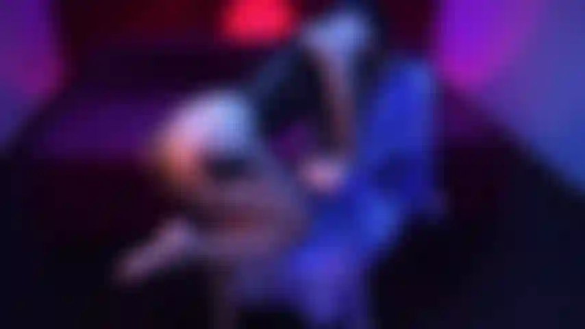 1 Un minuto e mezzo mi martella il sedere con deliziose sculacciate!