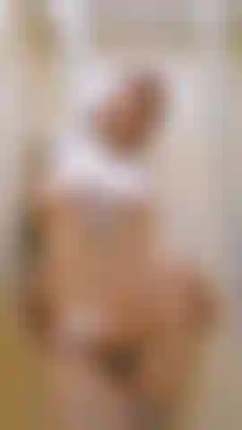 Solo un altro rallentatore sotto la doccia.