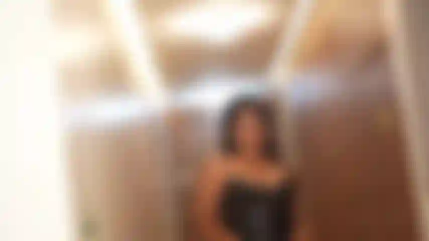 💋 Lasciati travolgere dal mio sguardo e dal mio atteggiamento.