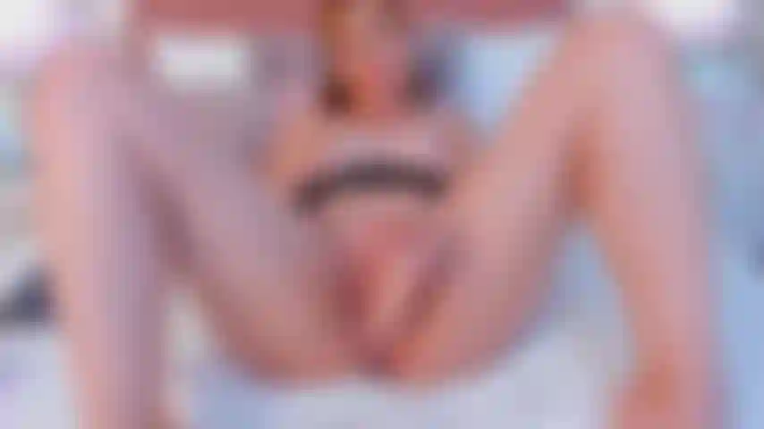 Lo sperma che esce dalla mia figa è il segno che scoparla e immaginare che sia il tuo cazzo mi fa esplodere e mi fa diventare molto bagnata ed eccitata.