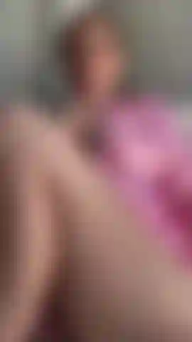 Un piccolo assaggio di ciò che ti aspetta quando verrai a casa di questa ragazza sexy.