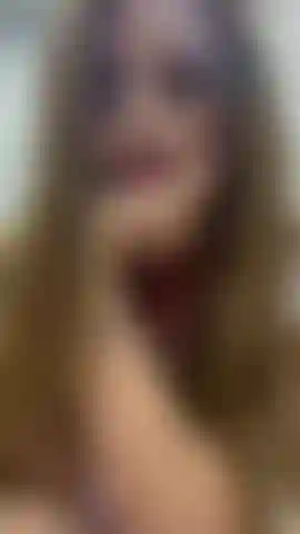 Le mie curve bollenti, le mie tette rimbalzanti e questa lingerie rosa ti spingeranno al limite, non potrai resistere, ti assicuro che esploderai.