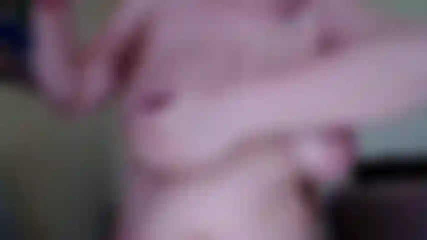 Così tanto olio per le mie tette.