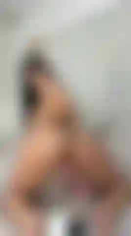Look what that big fucking machine does to my pussy! DoggyStyle 😈