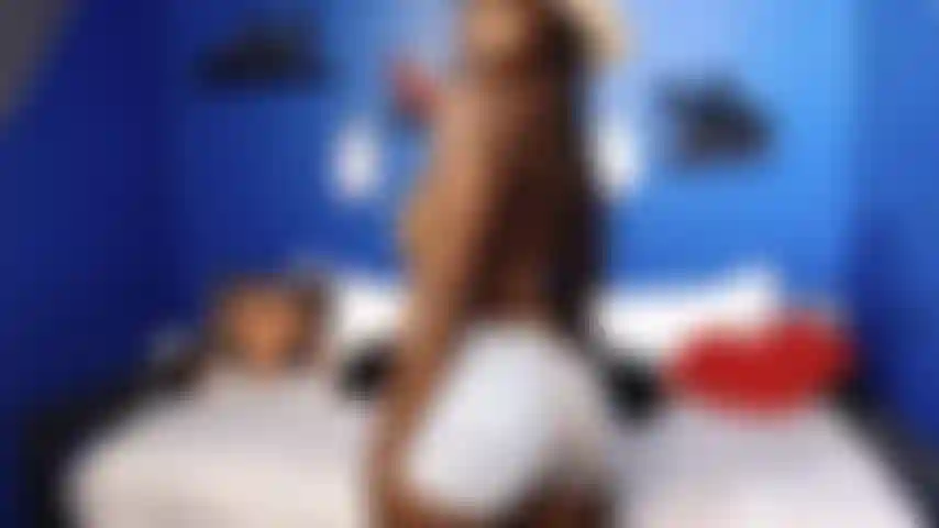 Cavalcali, stuzzica la cowgirl.