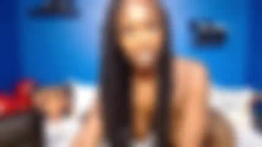 La figa pelosa adora la sborra nei peli della figa.